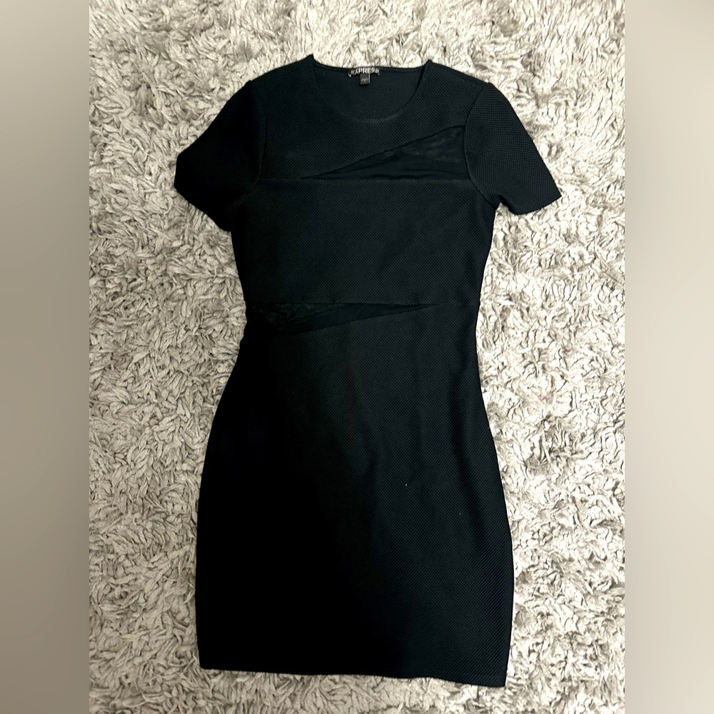 Black Size 2 Express dress
Mesh details
zipper on side
ALL DETAILS PICTURED